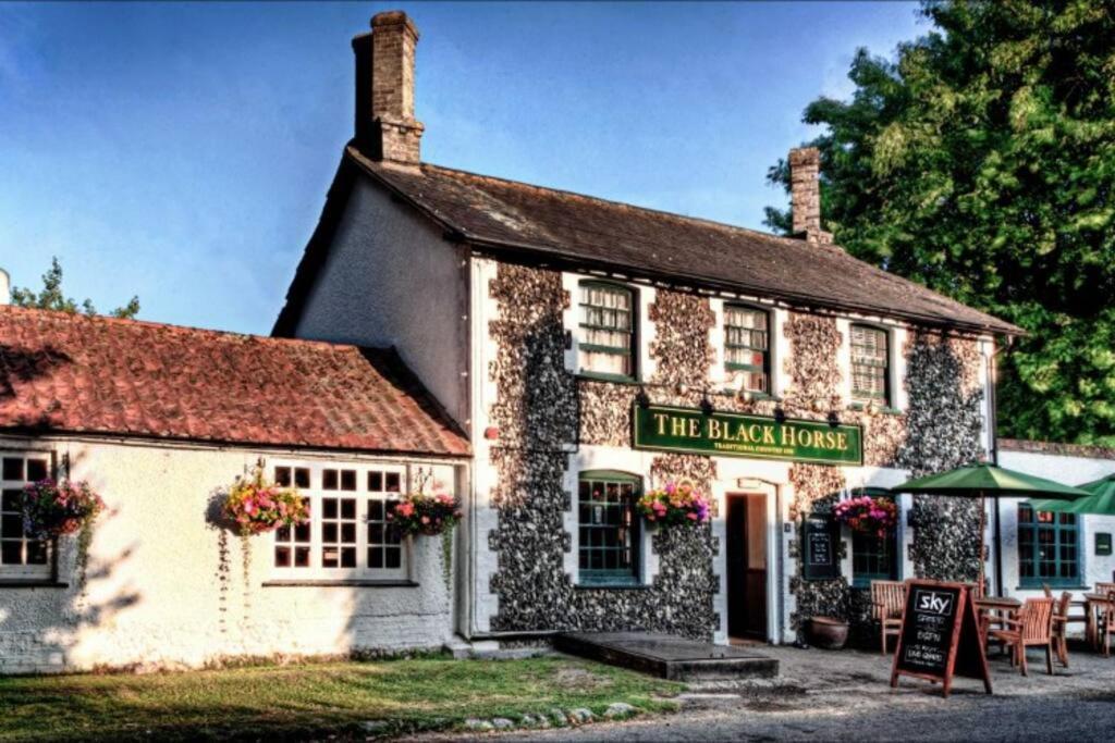 Entire Thatched Cottage Melbourn Bagian luar foto